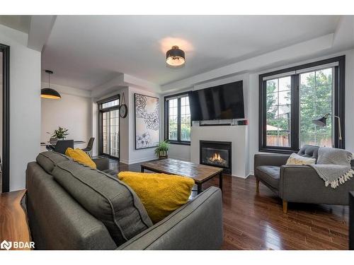 1327 Hunter Street, Innisfil, ON - Indoor Photo Showing Living Room With Fireplace