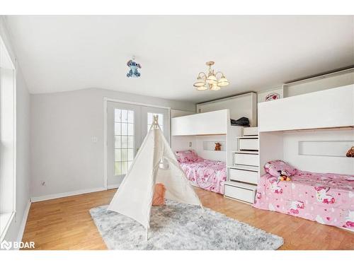 995486 Mono-Adjala Townline, Mono, ON - Indoor Photo Showing Bedroom