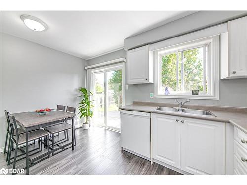 140 Monique Crescent, Barrie, ON - Indoor Photo Showing Kitchen With Double Sink