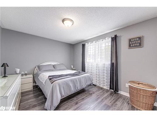 140 Monique Crescent, Barrie, ON - Indoor Photo Showing Bedroom