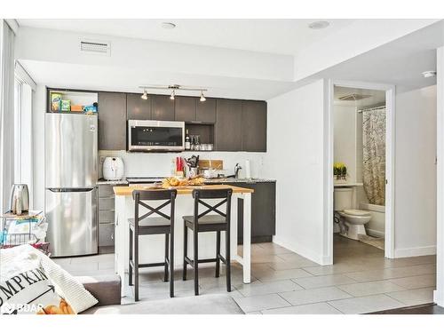 201-15 Brunel Court, Toronto, ON - Indoor Photo Showing Kitchen