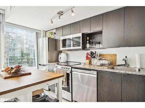 201-15 Brunel Court, Toronto, ON - Indoor Photo Showing Kitchen