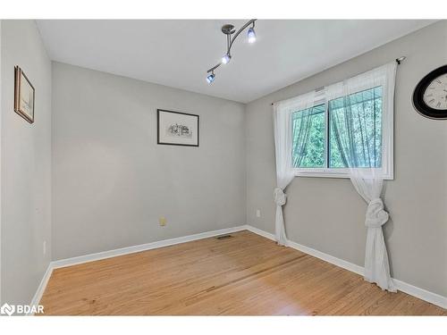 12 Roslyn Road, Barrie, ON - Indoor Photo Showing Other Room