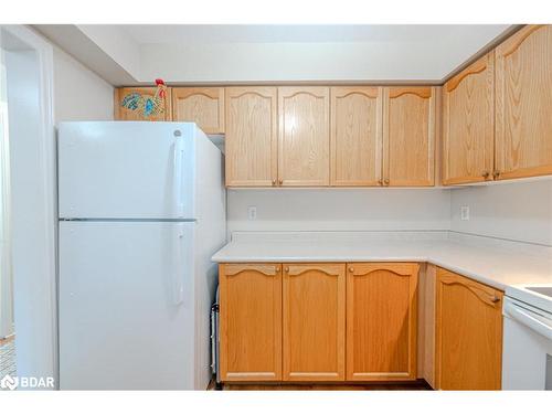 7-430 Mapleview Drive E, Barrie, ON - Indoor Photo Showing Kitchen