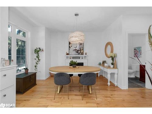 11 Oakmont Avenue, Horseshoe Valley, ON - Indoor Photo Showing Dining Room