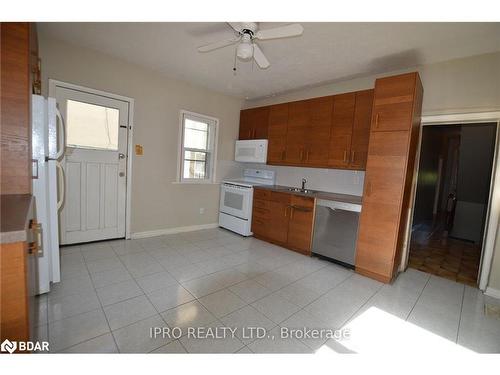 164 Macnab Street N, Hamilton, ON - Indoor Photo Showing Kitchen With Double Sink