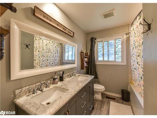 8732 Highway 12, Oro-Medonte, ON - Indoor Photo Showing Bathroom