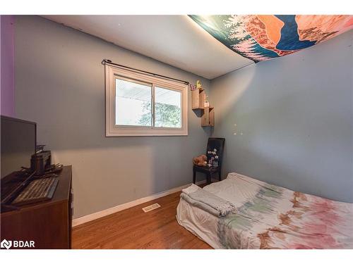 8732 Highway 12, Oro-Medonte, ON - Indoor Photo Showing Bedroom