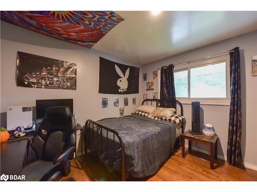 8732 Highway 12, Oro-Medonte, ON - Indoor Photo Showing Bedroom