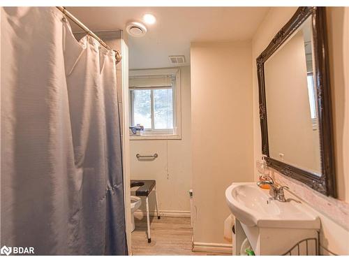 8732 Highway 12, Oro-Medonte, ON - Indoor Photo Showing Bathroom