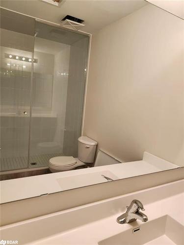 131-1573 Rose Way, Milton, ON - Indoor Photo Showing Bathroom