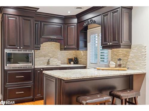 21940 Mccowan Road, East Gwillimbury, ON - Indoor Photo Showing Kitchen With Upgraded Kitchen