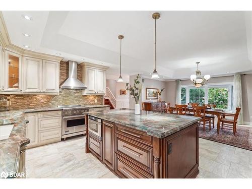 21940 Mccowan Road, East Gwillimbury, ON - Indoor Photo Showing Kitchen With Upgraded Kitchen