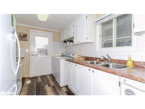 101 Linden Lane, Innisfil, ON - Indoor Photo Showing Kitchen With Double Sink