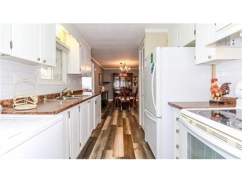 101 Linden Lane, Innisfil, ON - Indoor Photo Showing Kitchen With Double Sink