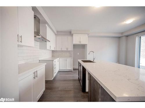 200 Durham Avenue, Barrie, ON - Indoor Photo Showing Kitchen