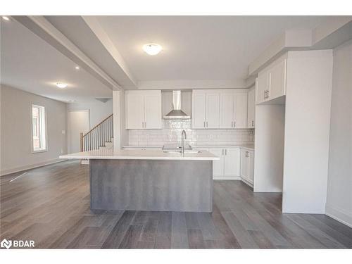 200 Durham Avenue, Barrie, ON - Indoor Photo Showing Kitchen