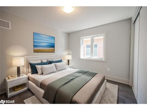 200 Durham Avenue, Barrie, ON - Indoor Photo Showing Bedroom