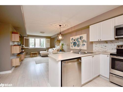 11-53 Ferndale Drive S, Barrie, ON - Indoor Photo Showing Kitchen With Double Sink