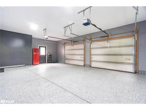 37 O'Donnell Court, Penetanguishene, ON - Indoor Photo Showing Garage