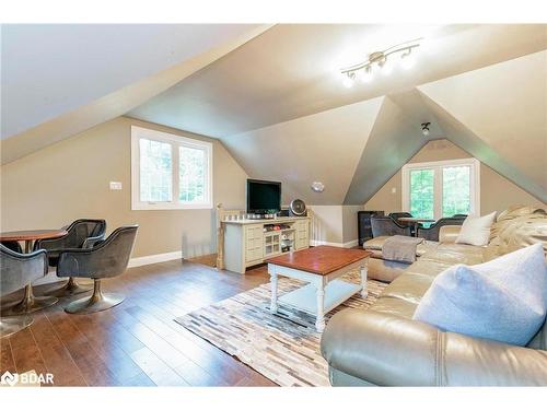 37 O'Donnell Court, Penetanguishene, ON - Indoor Photo Showing Living Room