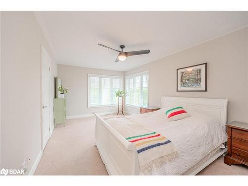 27 White Oaks Road, Barrie, ON - Indoor Photo Showing Bedroom