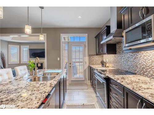 3045 Orion Boulevard, Orillia, ON - Indoor Photo Showing Kitchen With Double Sink With Upgraded Kitchen