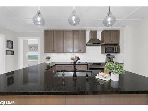 4355 7 Sunnidale Concession, New Lowell, ON - Indoor Photo Showing Kitchen