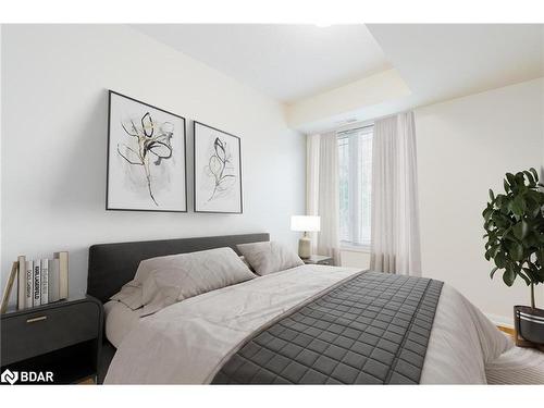 102-40 Mulligan Lane, Wasaga Beach, ON - Indoor Photo Showing Bedroom