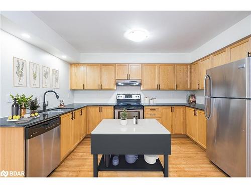 102-40 Mulligan Lane, Wasaga Beach, ON - Indoor Photo Showing Kitchen