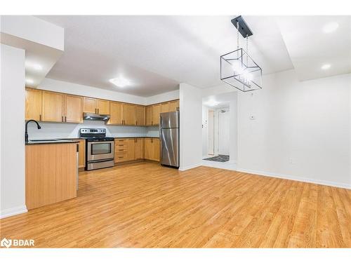 102-40 Mulligan Lane, Wasaga Beach, ON - Indoor Photo Showing Kitchen