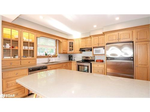 250 Superior Street, Stayner, ON - Indoor Photo Showing Kitchen