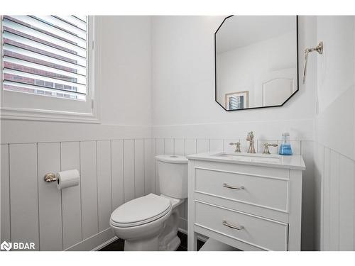 61 Oliver'S Mill Road, Springwater, ON - Indoor Photo Showing Bathroom