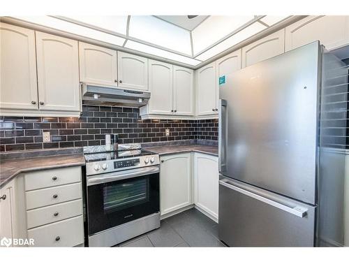 5 Michael Crescent, Barrie, ON - Indoor Photo Showing Kitchen