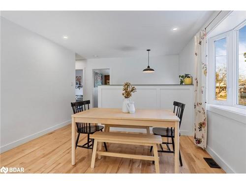 101 Queen Street, Barrie, ON - Indoor Photo Showing Dining Room