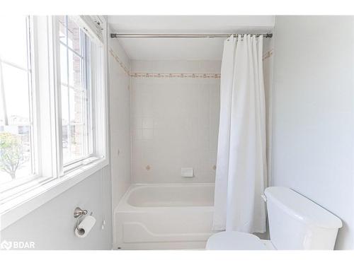 20 Hemlock Court, Barrie, ON - Indoor Photo Showing Bathroom