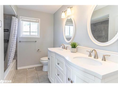 20 Hemlock Court, Barrie, ON - Indoor Photo Showing Bathroom