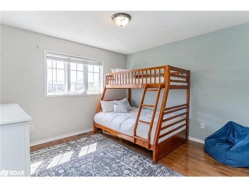 20 Hemlock Court, Barrie, ON - Indoor Photo Showing Bedroom