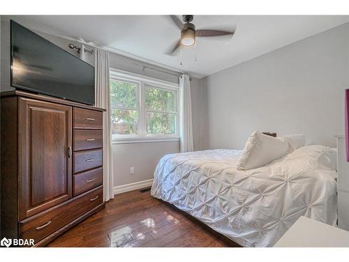 65 Melrose Avenue, Barrie, ON - Indoor Photo Showing Bedroom