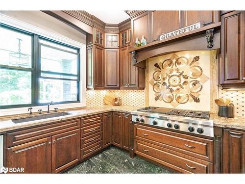 1826 Quantz Crescent, Innisfil, ON - Indoor Photo Showing Kitchen