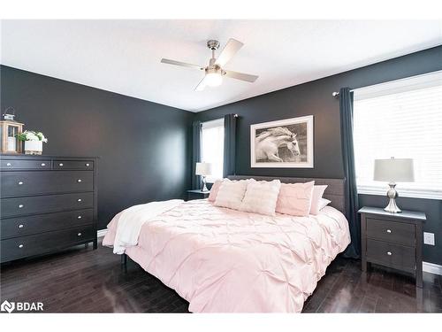 27 Marilyn Avenue S, Wasaga Beach, ON - Indoor Photo Showing Bedroom