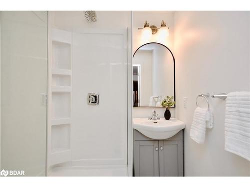 3089 Emperor Drive, Orillia, ON - Indoor Photo Showing Bathroom