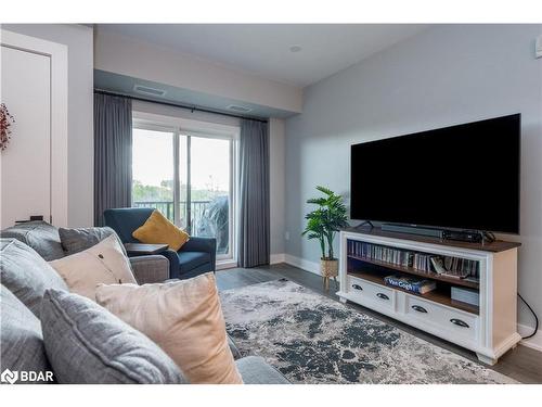 410-5 Chef Lane, Barrie, ON - Indoor Photo Showing Living Room