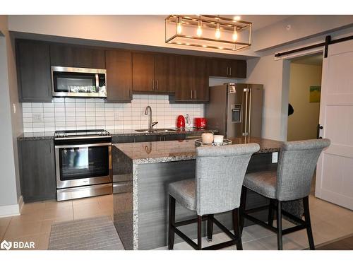 410-5 Chef Lane, Barrie, ON - Indoor Photo Showing Kitchen With Upgraded Kitchen