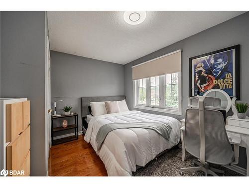 4 Whispering Pine Place, Barrie, ON - Indoor Photo Showing Bedroom