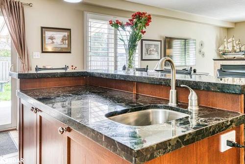 59 Highlands Crescent, Collingwood, ON - Indoor Photo Showing Kitchen