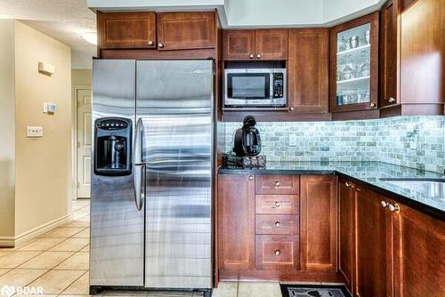 59 Highlands Crescent, Collingwood, ON - Indoor Photo Showing Kitchen