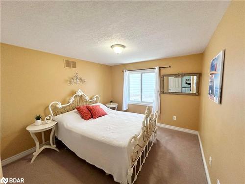 59 Highlands Crescent, Collingwood, ON - Indoor Photo Showing Bedroom