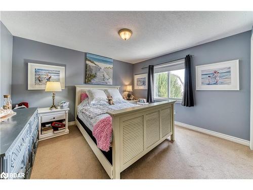 59 Highlands Crescent, Collingwood, ON - Indoor Photo Showing Bedroom