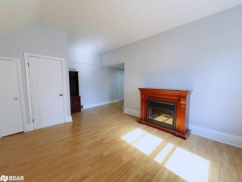 939/941 Duke Street, Cambridge, ON - Indoor Photo Showing Living Room With Fireplace